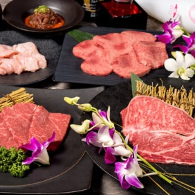 香ばしい焼肉を囲んで、家族との楽しい時間を過ごしませんか？